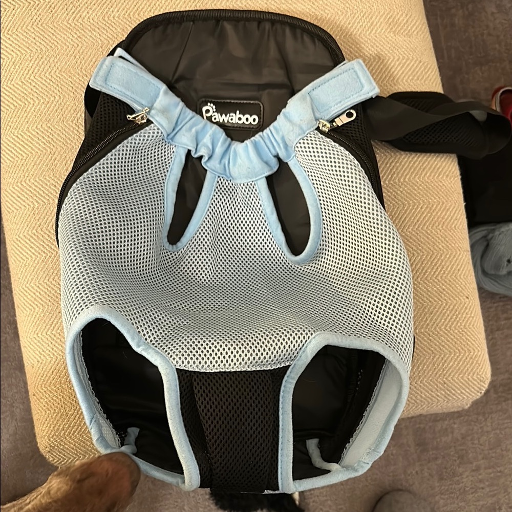 Pawaboo Pet Carrier Backpack - Black and Blue